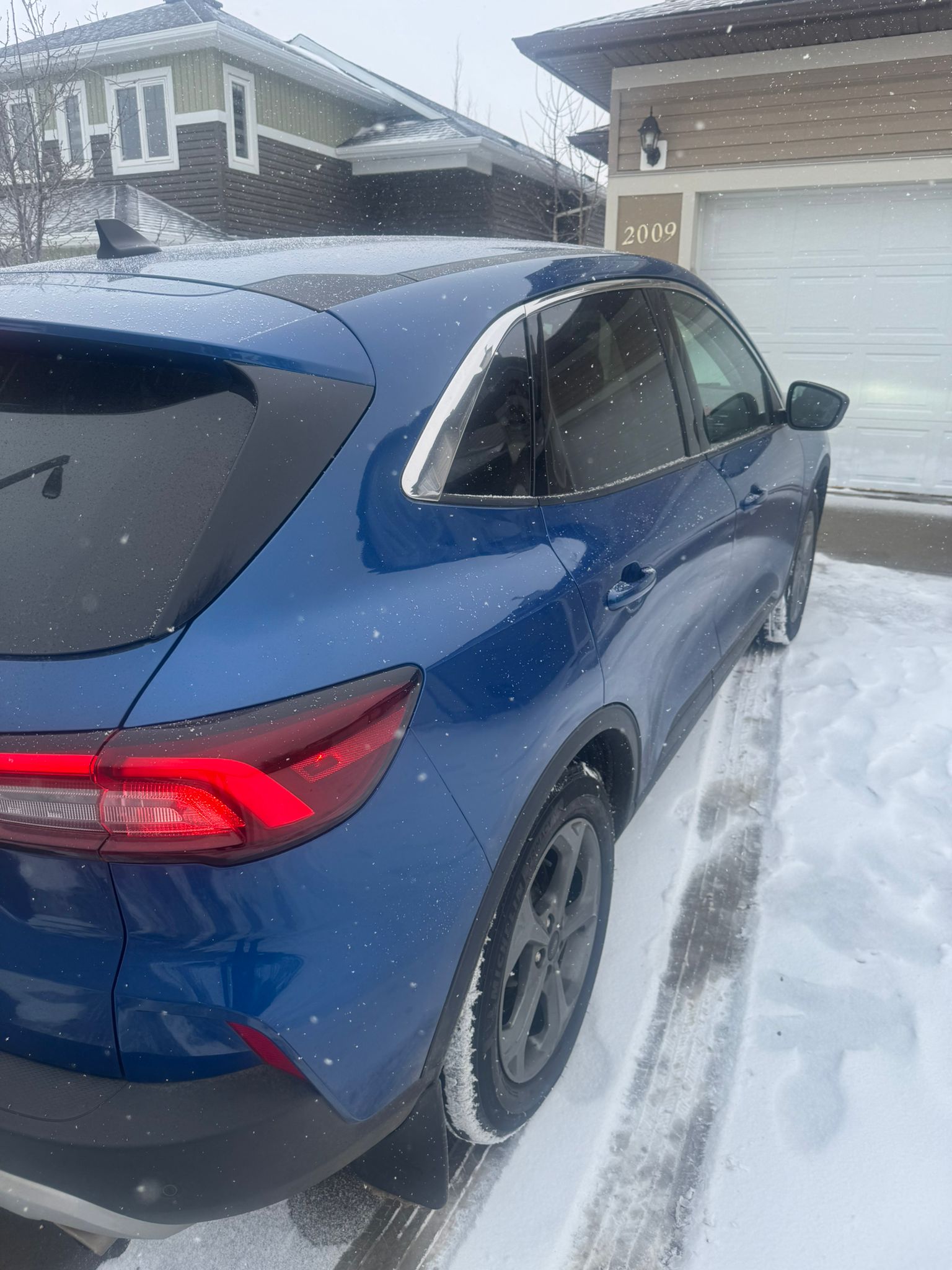
								2023 Ford Escape full									