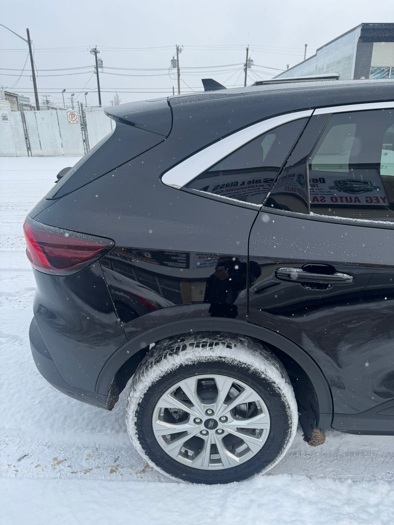 
								2023 Ford Escape AWD full									